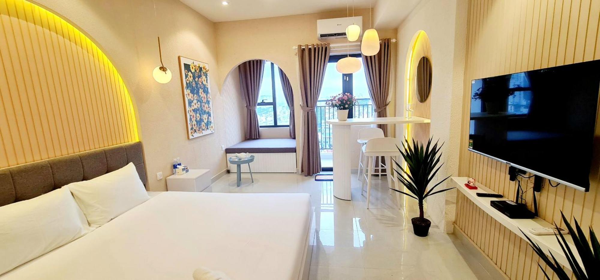 Khách sạn hẻo lánh Soho Saigon Balcony